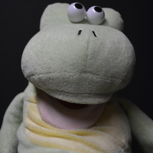 Ganz Plush Frog Musical Ribbets Hand Puppet Toy - Picture 7 of 7